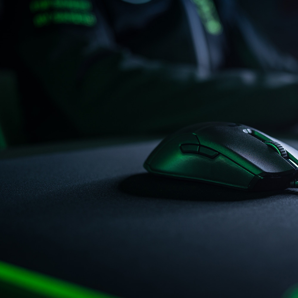 Razer VIPER souris Droitier USB Type-A Optique 16000 DPI Razer VIPER souris Droitier USB Type-A Optique 16000 DPI